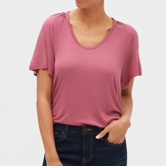 GAP Factory Tops - NWT! Gap Outlet Flutter sleeve top in wild rose